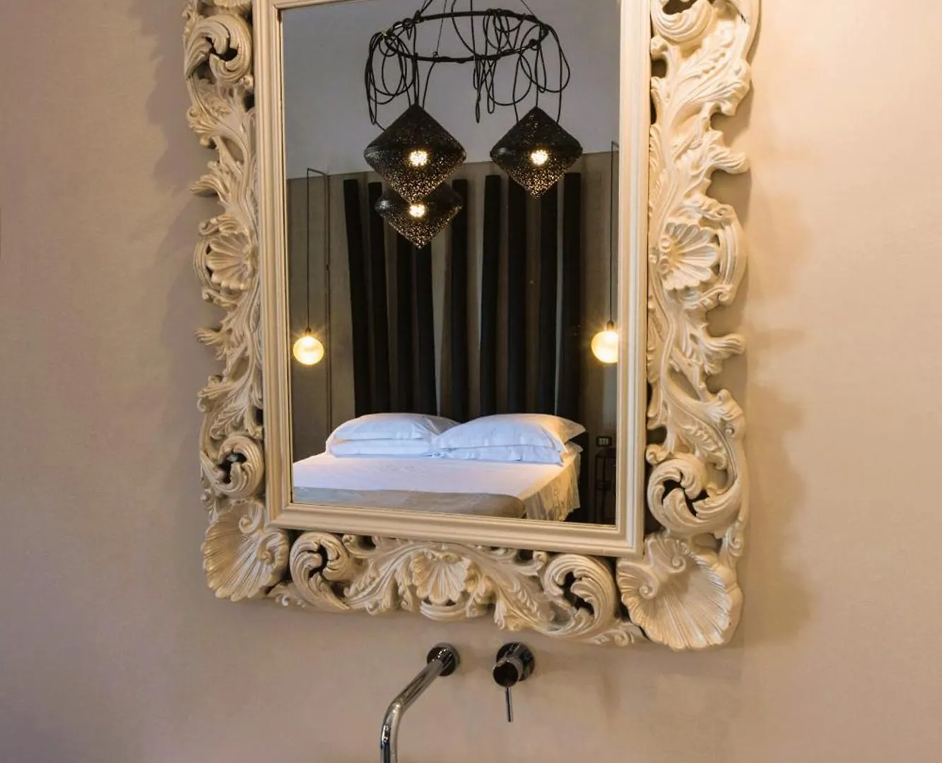 Palazzo Conti Camere & Suites Scicli 3*,  Italy