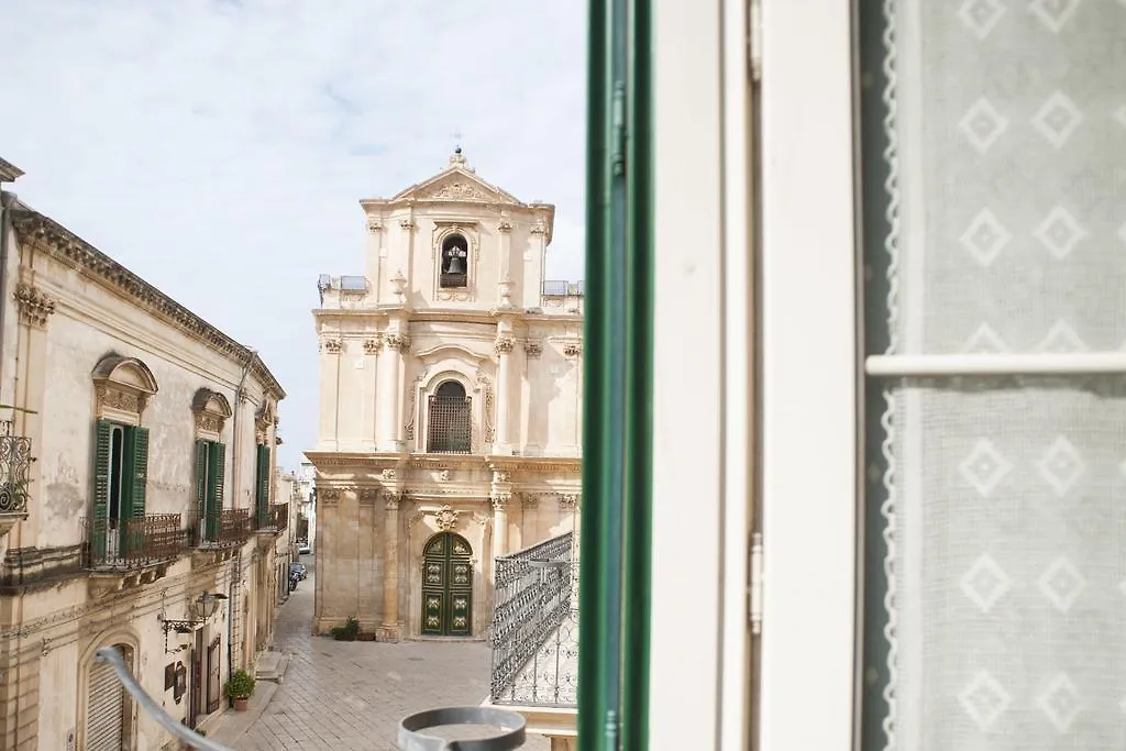 Palazzo Conti Camere & Suites Scicli 3*,
